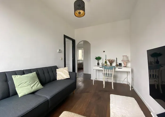 Trendy Studio At Top Location